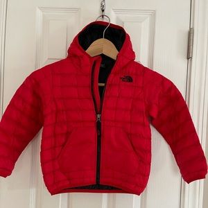 The North Face packable insulated kids jacket size 4T